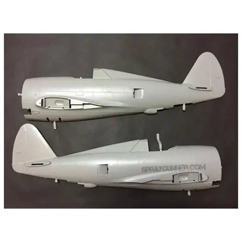 1/24 Republic P-47D Thunderbolt "Razorback" Model Kit Kinetic Model