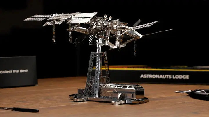Metal time - Space Models Collection | SprayGunner
